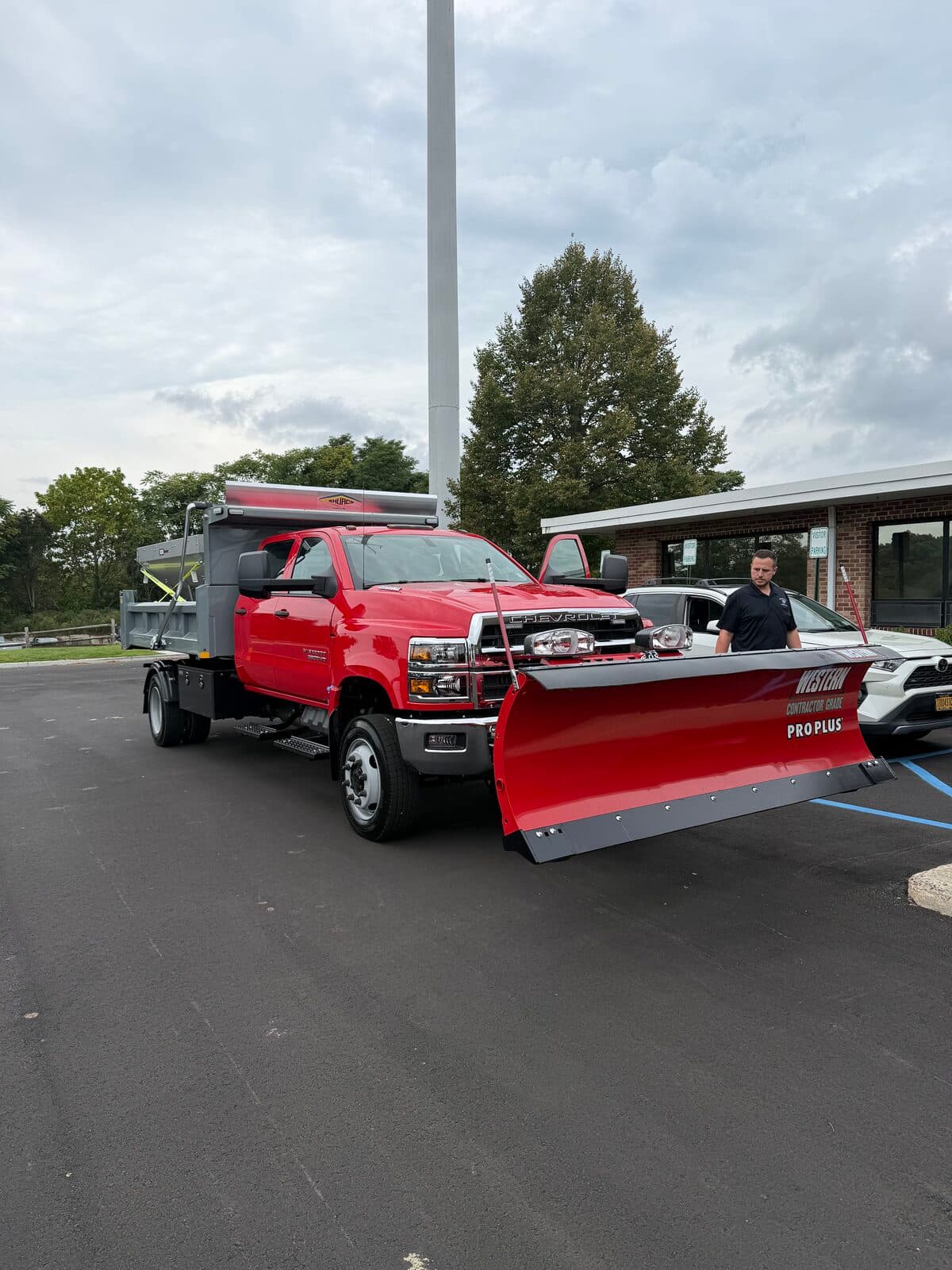 Municipal Work Trucks & Snow Plows view 9