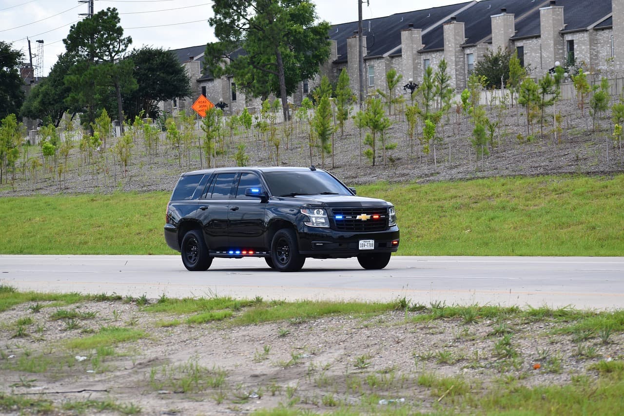 Patrol & Emergency Response Vehicles view 6